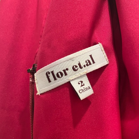 Flor et. al Corine Magenta Charmeuse V-Neck Gown Size 2 - Picture 8 of 8